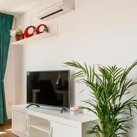 Tuttifruttiaapt * Nerja